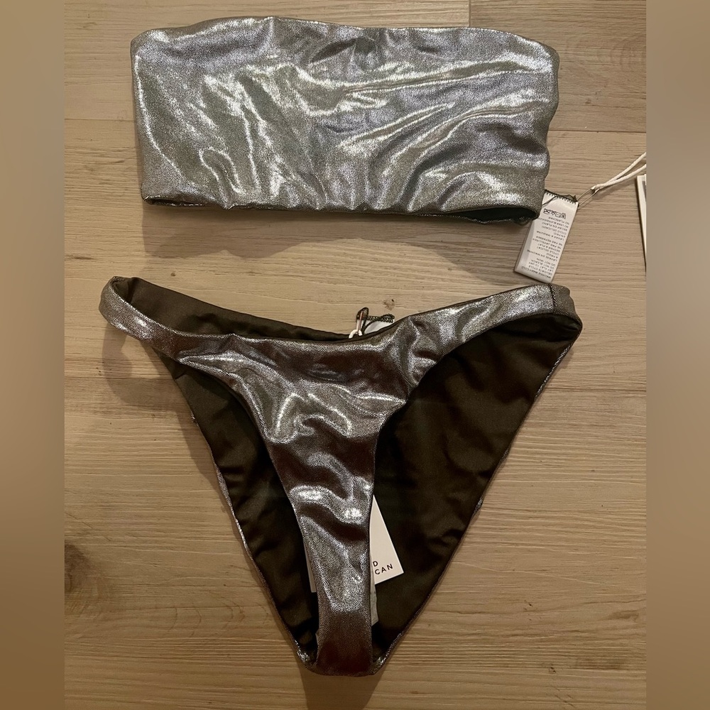 Swimsuit/bikini